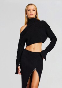 Ecommerce_Crop-23-10-18_NEUMISWEATER_NICOLETTESKIRT_BLACK__1877_ECOMM.jpg