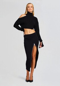Ecommerce_Crop-23-10-18_NEUMISWEATER_NICOLETTESKIRT_BLACK__1885_ECOMM.jpg