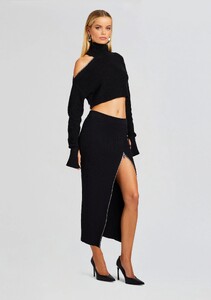 Ecommerce_Crop-23-10-18_NEUMISWEATER_NICOLETTESKIRT_BLACK__1899_ECOMM.jpg