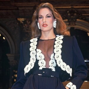 Givenchy HC ss92.jpg