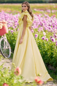 Sherri-Hill-56122-bright-yellow-53702.thumb.jpg.9eb038da66468053809d25c27f021148.jpg
