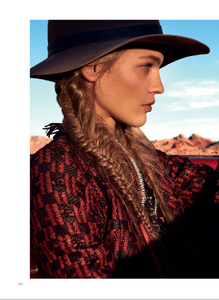 Vogue-USA-February-2014-230.thumb.png.d1a98b3ba31233a6292e2b2dfa2fab45.png