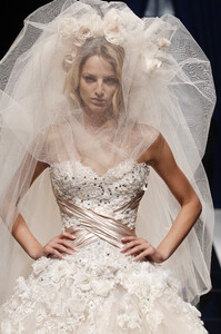 ZuhairMurad2010HauteCouture177.thumb.jpg.533d67e13e962a7499ac1aa4cfd6bf5f.jpg