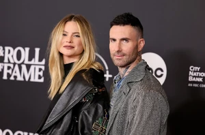 adam-levine-behati-prinsloo-rock-hall-induction-ceremony-2023-billboard-1548.webp