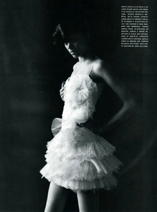freja-beha-erichsen-by-paolo-roversi-for-vogue-italia-march-2008-individuallure-031.thumb.png.3d9220440c8aea39c5b95da6231381bf.png
