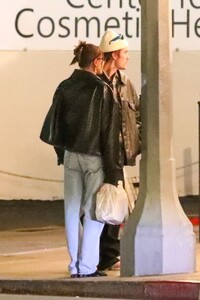 hailey-and-justin-bieber-night-out-in-los-angeles-11-26-2023-5.jpg