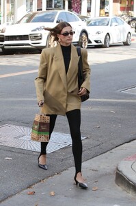 hailey-bieber-out-and-about-in-los-angeles-11-07-2023-1.jpg