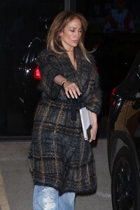 jennifer-lopez-leaves-studio-session-in-los-angeles-11-09-2023-1.jpg