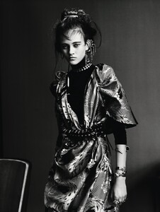 paolo-roversi-vogue-uk-september-2015-08.thumb.jpg.1c20aa7256916d2953143feccd6d2648.jpg
