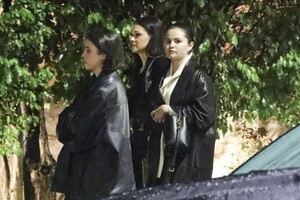 selena-gomez-and-nicola-peltz-out-for-dinner-in-beverly-hills-11-15-2023-6.jpg
