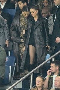 selena-gomez-at-ligue-1-match-between-paris-saint-germain-and-olympique-de-marseille-in-paris-09-24-2023-1.jpg