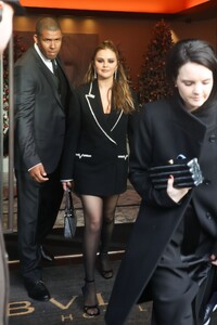 selena-gomez-leaves-her-hotel-in-paris-11-26-2023-5.jpg