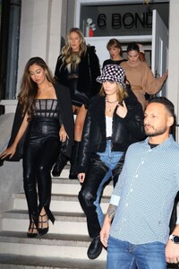taylor-swift-selena-gomez-sophie-turner-and-gigi-hadid-night-out-in-new-york-11-04-2023-5.jpg
