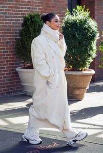 vanessa-hudgens-autumn-street-style-new-york-city-11-03-2023-2.jpg