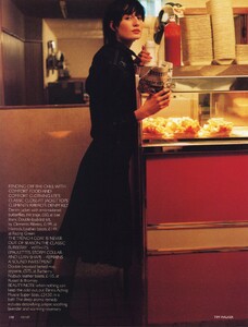 vogue-uk-feb-1999-road-trip-007.thumb.jpg.f8f0fb3e91ff8c4e8f1fb48db72f5c5d.jpg