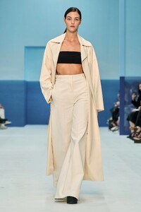 00005-max-mara-spring-2023-ready-to-wear-credit-gorunway.thumb.jpg.3b6fc1d8b8d13534d5219f7ed863664f.jpg