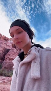 [2023.12.01] rachelc00k_3248440411118610343.jpg