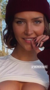 [2023.12.02] rachelc00k_3249169217114564533.jpg