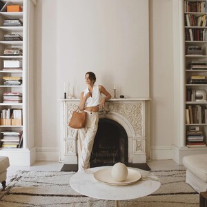 [2023.12.13] msgigiparis_409975204_1013439416415037_5294589075037502675_n.jpg