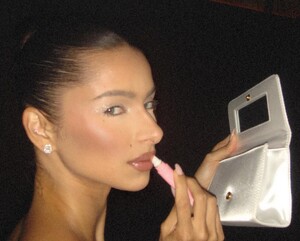 [2023.12.15] brunalirio_409824958_18407238751008958_4583455478403353502_n.jpg