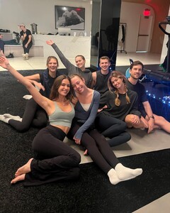 [2023.12.18] msgigiparis_412227570_887258649473626_3299808216562303977_n.jpg