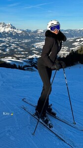 [2023.12.18] s411523869_382455584315497_3797889572891561347_n.jpg