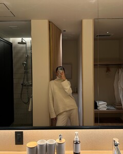 [2023.12.19] kelseymerritt_411288055_18407861845039208_9214324035486982340_n.jpg