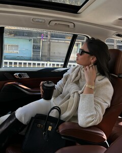 [2023.12.21] kelseymerritt_412726354_18408347437039208_7298665911470202797_n.jpg