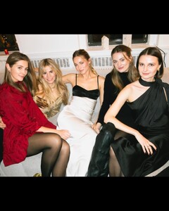 [2023.12.29] ingakrohn_413289896_902464188150483_8168387066926904388_n.jpg