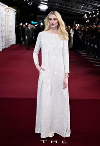 408948209_elizabeth-debicki-crown-finale-19.jpg