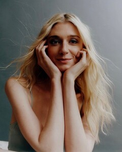 409365445_elizabeth-debicki-for-ny-times-2023-5.jpg