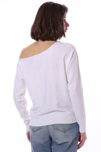 6807finecttn_cashofftheshouldertop-100whiteb.jpg