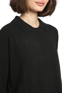 8372cashcrewneckpulloverwcollar-001blkclose.jpg