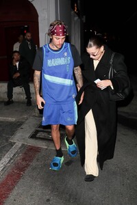 Hailey-Bieber---Leaving-dinner-at-Funke-restaurant-in-Beverly-Hills-05.jpg