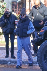 Hailey-Bieber---Steps-out-for-breakfast-in-Aspen-06.jpg