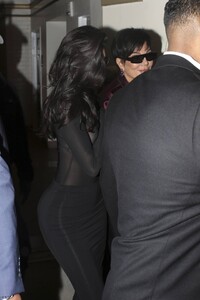 Kylie-Jenner---With-Kris-Jenner-seen-at-the-Wonka-Premiere-in-Los-Angeles-04.jpg