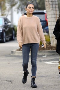 Mila-Kunis--Seen-out-with-a-friend-in-Los-Angeles-08.jpg