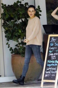 Mila-Kunis--Seen-out-with-a-friend-in-Los-Angeles-10.jpg