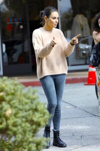 Mila-Kunis--Seen-out-with-a-friend-in-Los-Angeles-19.jpg