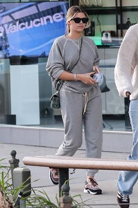 Sofia-Richie---In-a-grey-sweats-with-a-gal-pal-in-West-Hollywood-06.jpg