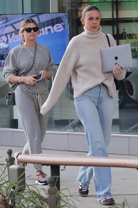 Sofia-Richie---In-a-grey-sweats-with-a-gal-pal-in-West-Hollywood-09.jpg