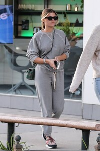 Sofia-Richie---In-a-grey-sweats-with-a-gal-pal-in-West-Hollywood-11.jpg