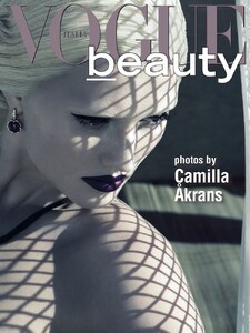 Toni-Garrn-by-Camilla-Akrans-for-Vogue-Italia-01.thumb.jpg.55ad6c83d510011f007c845ff25352a0.jpg