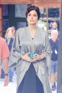 angelina-jolie-heading-to-the-set-of-maria-callas-biopic-near-athens-10-14-2023-2.jpg