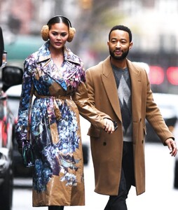 chrissy-teigen-and-john-legend-arrives-at-rockefeller-center-in-new-york-12-27-2023-2.jpg