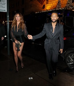 chrissy-teigen-and-john-legend-arrives-at-the-polo-bar-in-new-york-12-28-2023-5.jpg