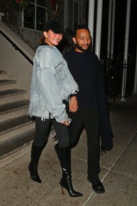 chrissy-teigen-and-john-legend-on-a-dinner-date-at-bondst-japanese-testaurant-in-new-york-12-29-2023-3.jpg