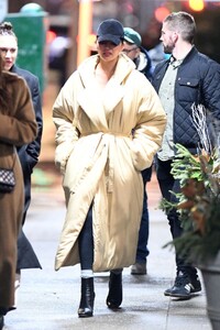 chrissy-teigen-out-shopping-with-friends-at-hustlers-in-new-york-12-28-2023-5.jpg