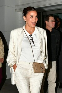 eva-longoria-at-mr-chow-in-beverly-hills-11-22-2023-2.thumb.jpg.0ff77c9c60bff93a1ee3eaeb37bf2566.jpg