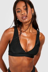 female-black-essentials-plunge-bikini-top(1).thumb.jpg.5e04c73f0f679764000338125a3c2c84.jpg